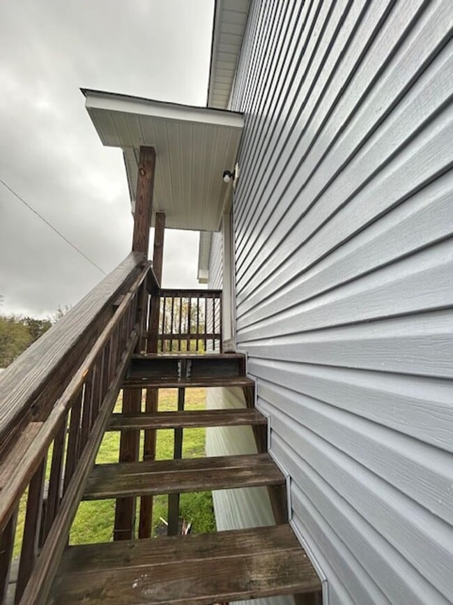 Building Photo - 123A Calvin Court