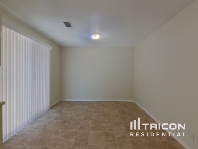 Building Photo - 831 Spoonbill Ln