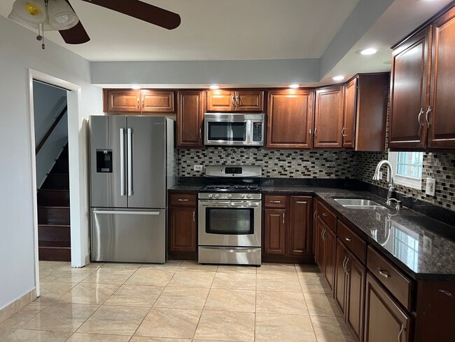 Building Photo - 8440 163rd St