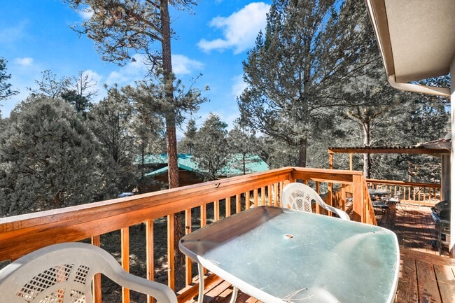 Building Photo - 103 Racquet Pl