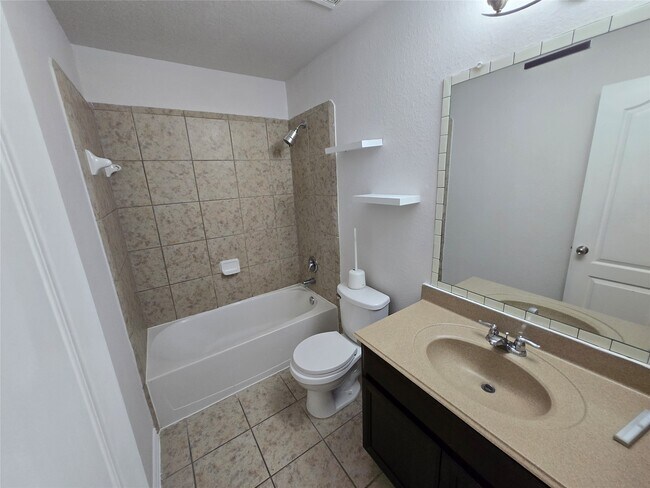 Building Photo - 26502 Green Heron Dr