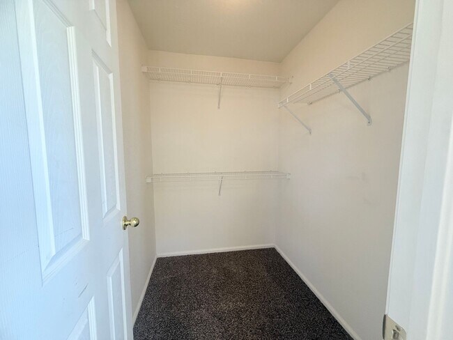 Building Photo - $O DEPOSIT OPTION. SPACIOUS 3-BEDROOM TOWNHOUSE IN KENSINGTON TOWNHOMES