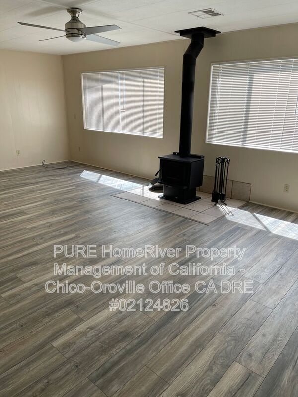 Building Photo - 533 Silver Leaf Dr