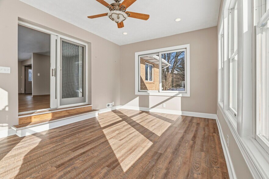 Building Photo - 1914 Raber Rd