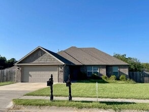 Building Photo - 2170 Fields Dr
