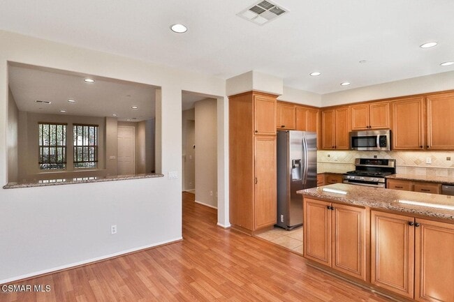 Building Photo - 115 Via Aldea