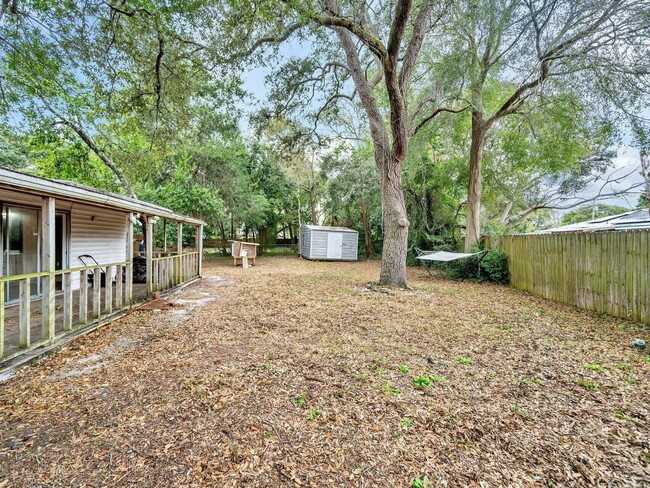 Building Photo - 113 Robinwood Dr SW