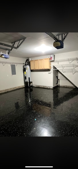 Garage - 313 Thornhill St