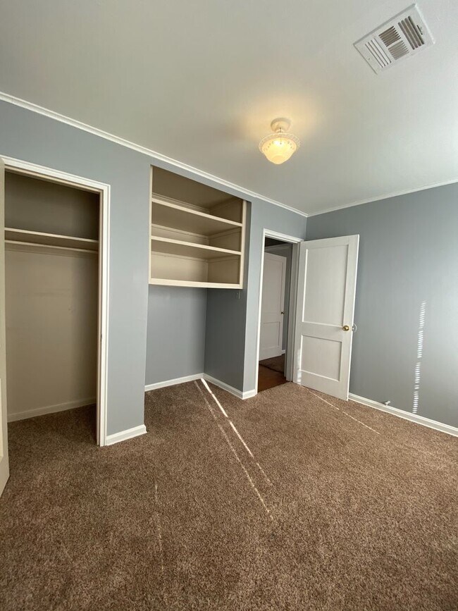 Building Photo - 3 Bedroom house near TU!!!
