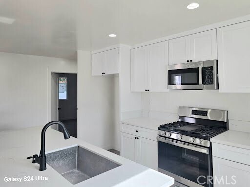 Building Photo - 1354 E 94th St