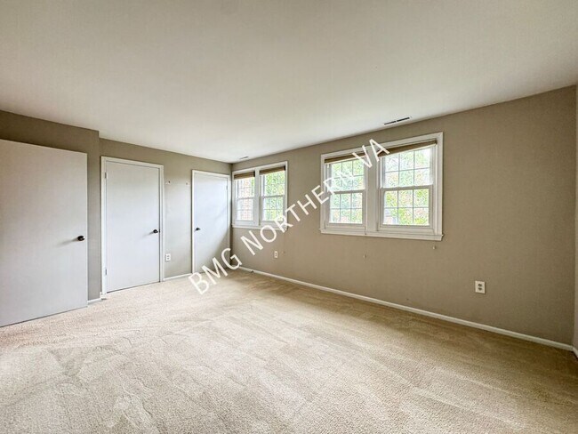 Building Photo - 566 Windover Ave NW