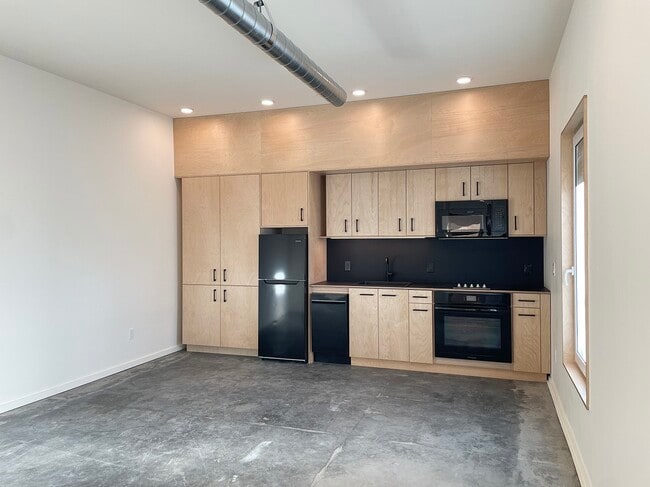 Primary Photo - 1614 6th Ave