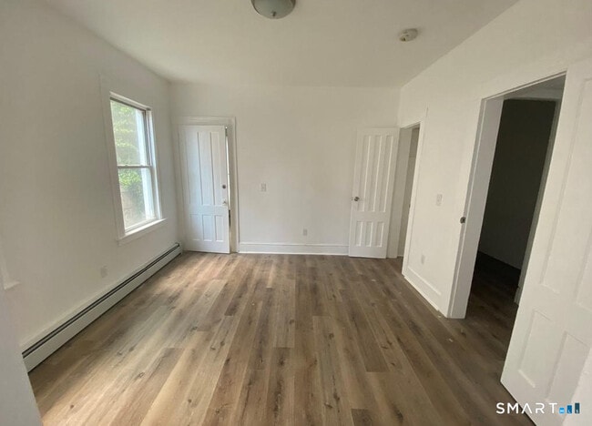 Building Photo - 220 Maplewood Ave