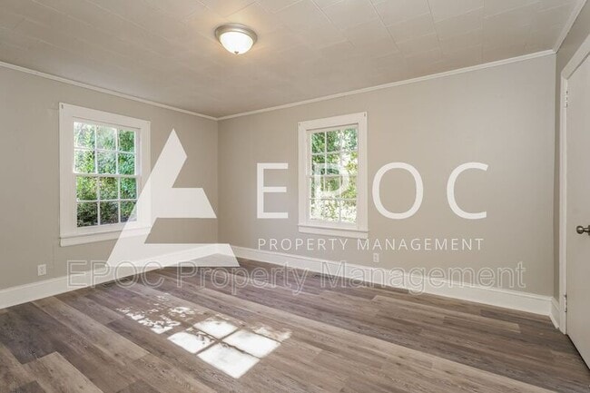Building Photo - 401 Courtland Terrace