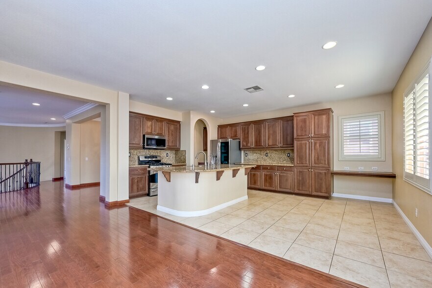 Building Photo - 44401 Penbrook Ln