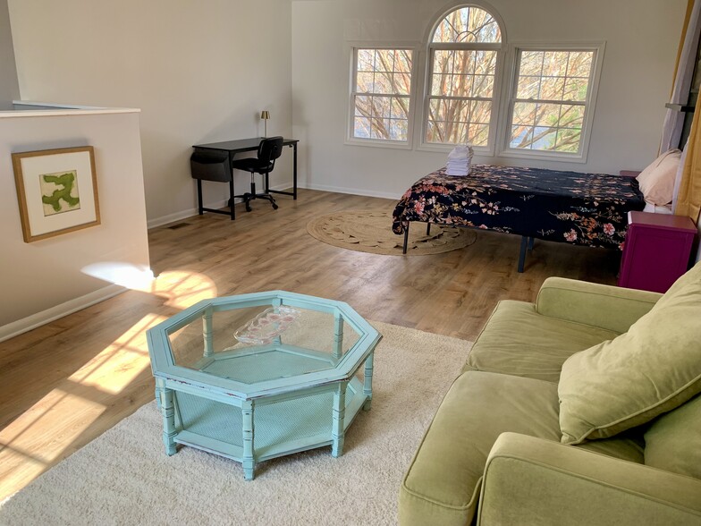 Loft - 37526 River Springs Rd