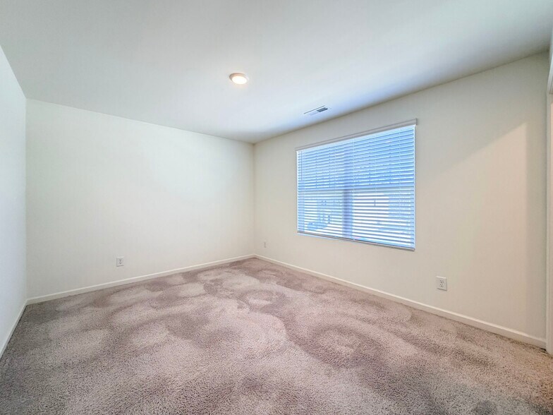 Building Photo - 937 Berkeley Glen Rd