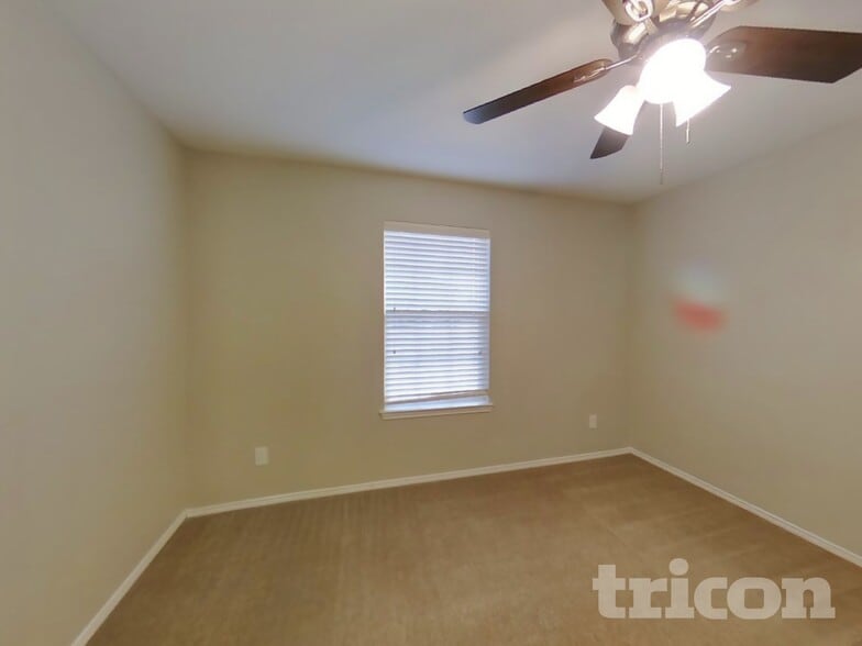 Building Photo - 2506 Eastwood Dr