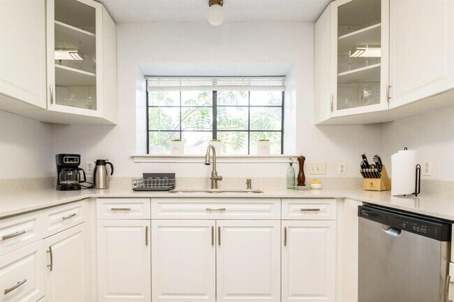 Building Photo - 2109 Waterway Bend