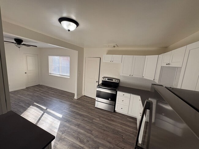 Building Photo - $1000 off first months rent!!  Spacious 4 bedroom 2 bath house with large backyard!