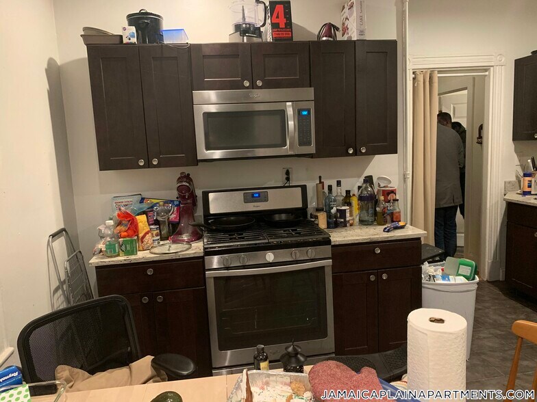 Building Photo - 108 Hyde Park Ave