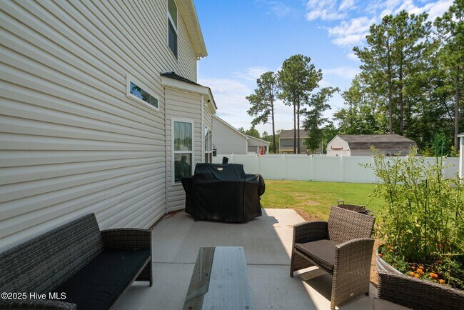 Building Photo - 2025 Alder Ln