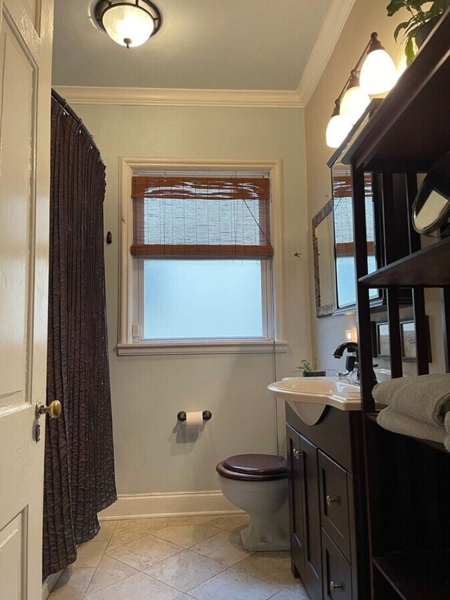 Building Photo - 3 BR/1BA | Newly Renovated Single Family Home | 1-Car Garage Parking | Patio in backyard!