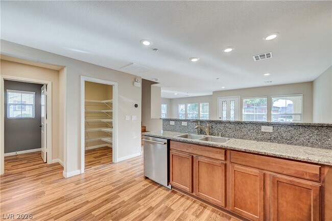 Building Photo - 2054 Waterlily View St