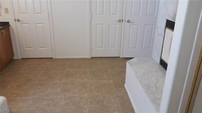 Building Photo - 1513 War Paint Dr