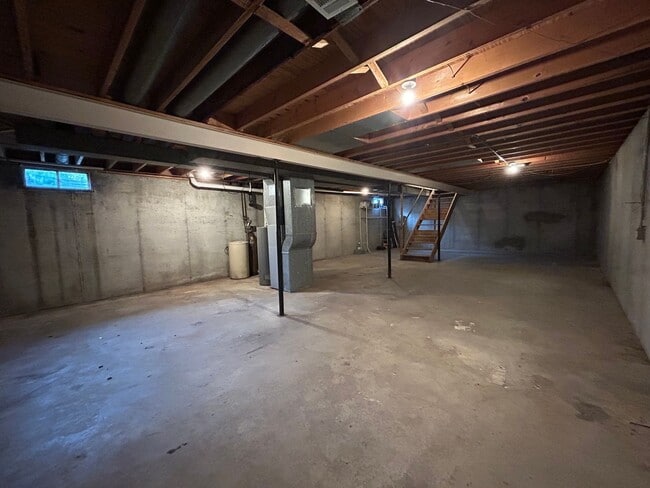 Building Photo - Spacious 3-Bedroom, 2-Bath Home in Middleb...