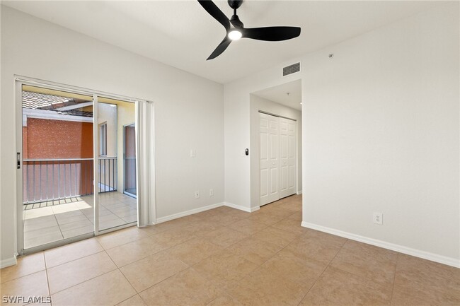 Building Photo - 6401 Aragon Way