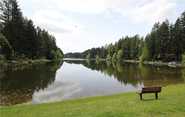 Building Photo - 3 Bedroom Home in Gig Harbor’s Minterwood