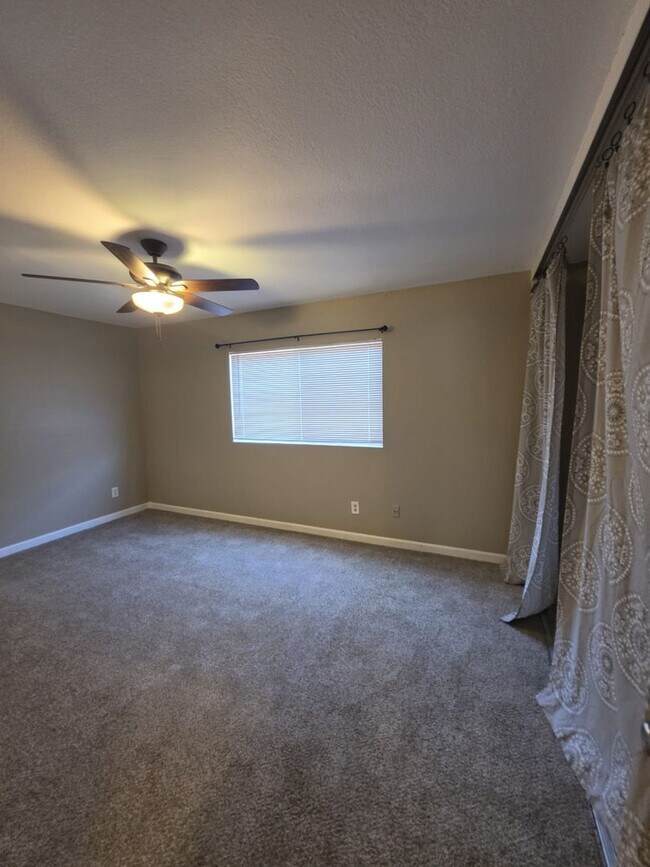 Building Photo - Beautiful 3 bedroom 2 bath Home in Imperial Beach