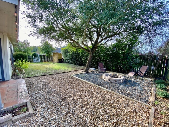 Building Photo - Easy Living, Inside and Out