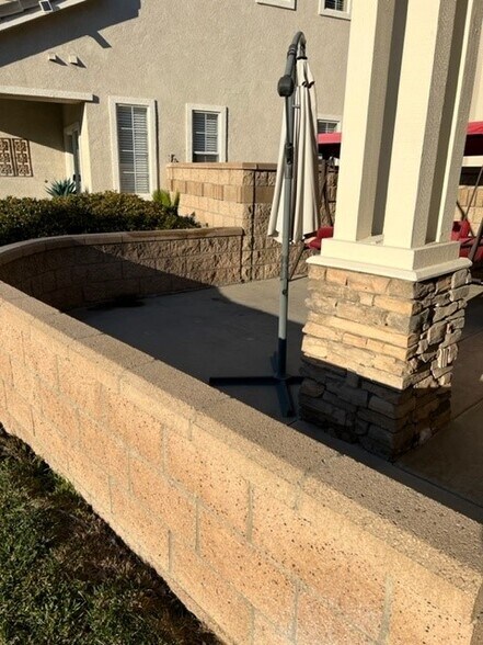 Building Photo - 15755 Roan Rd