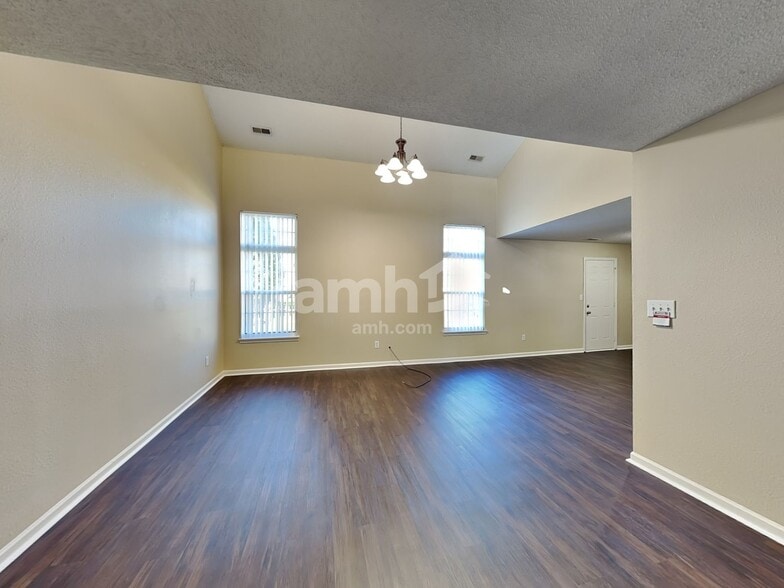 Building Photo - 360 Harts Ford Way