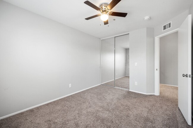 Building Photo - **7543 W Liberty Pkway #655 Fontana** Beau...
