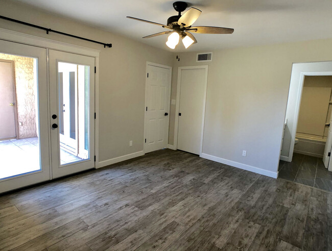 Building Photo - Fully Renovated 2bd/2 bath Scottsdale pati...