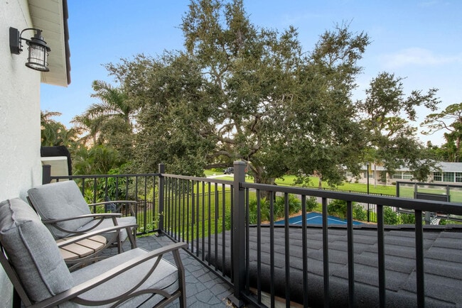 Building Photo - 612 Montezuma Dr