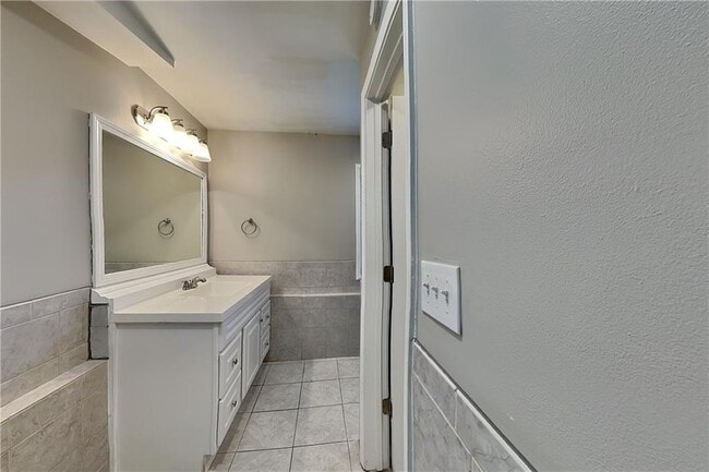 Building Photo - 1067 Athena Ct