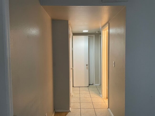 Building Photo - Upstairs unit at Willow Creek available now!