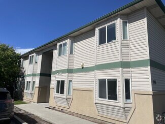 Building Photo - Lower Leval 2 Bed 1 Bath