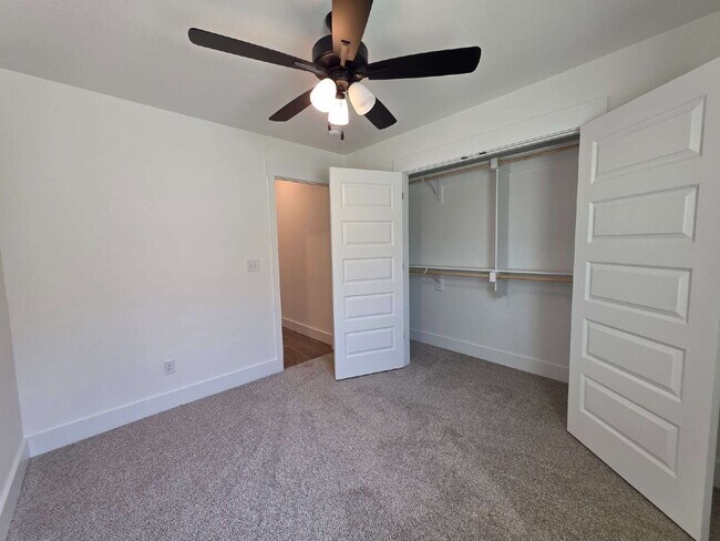 Building Photo - 8760 Sunspire Ln