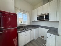 Building Photo - 209 N Serrano Ave