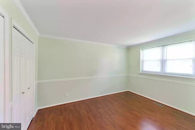 Building Photo - 221 Crocker Dr