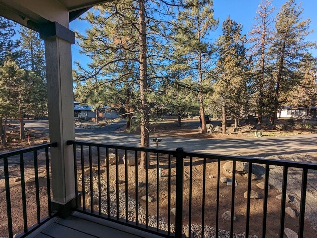 Building Photo - Nearly new 2 bedroom 1 bath detached ADU with a double-car garage and a private fenced backyard