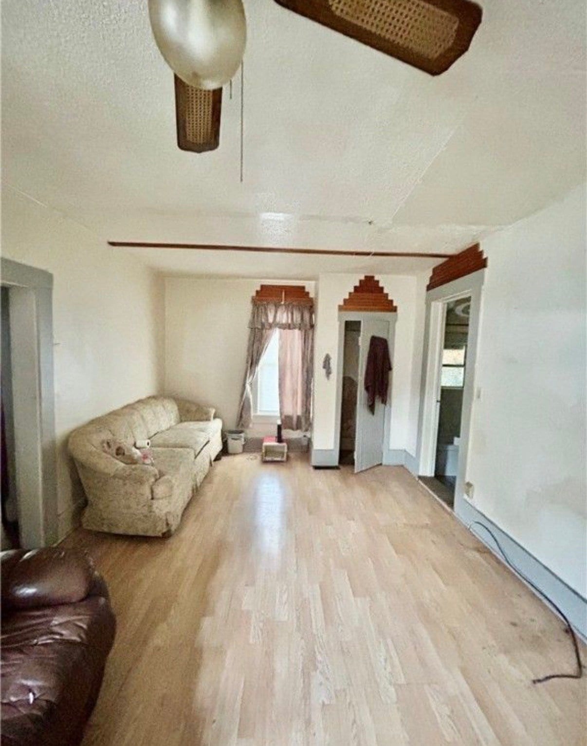 Building Photo - 925 W Olive St