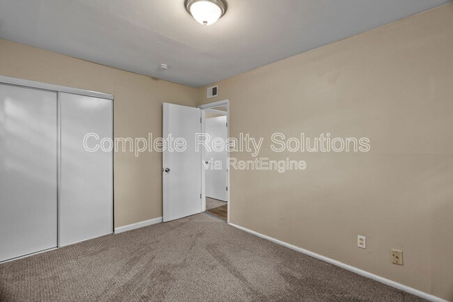 Building Photo - 1132 Redman Blvd