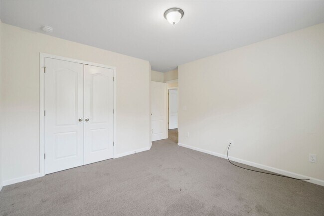 Building Photo - Beautiful spacious Home in Berewick community in Steel Creek Fence in Yard