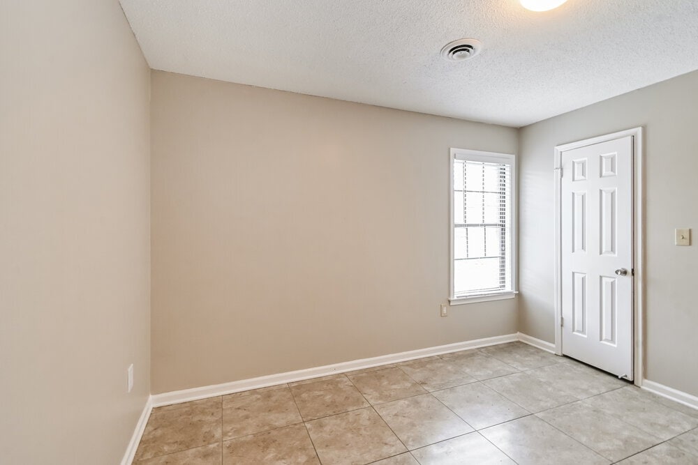 Building Photo - 5100 Barkshire Dr